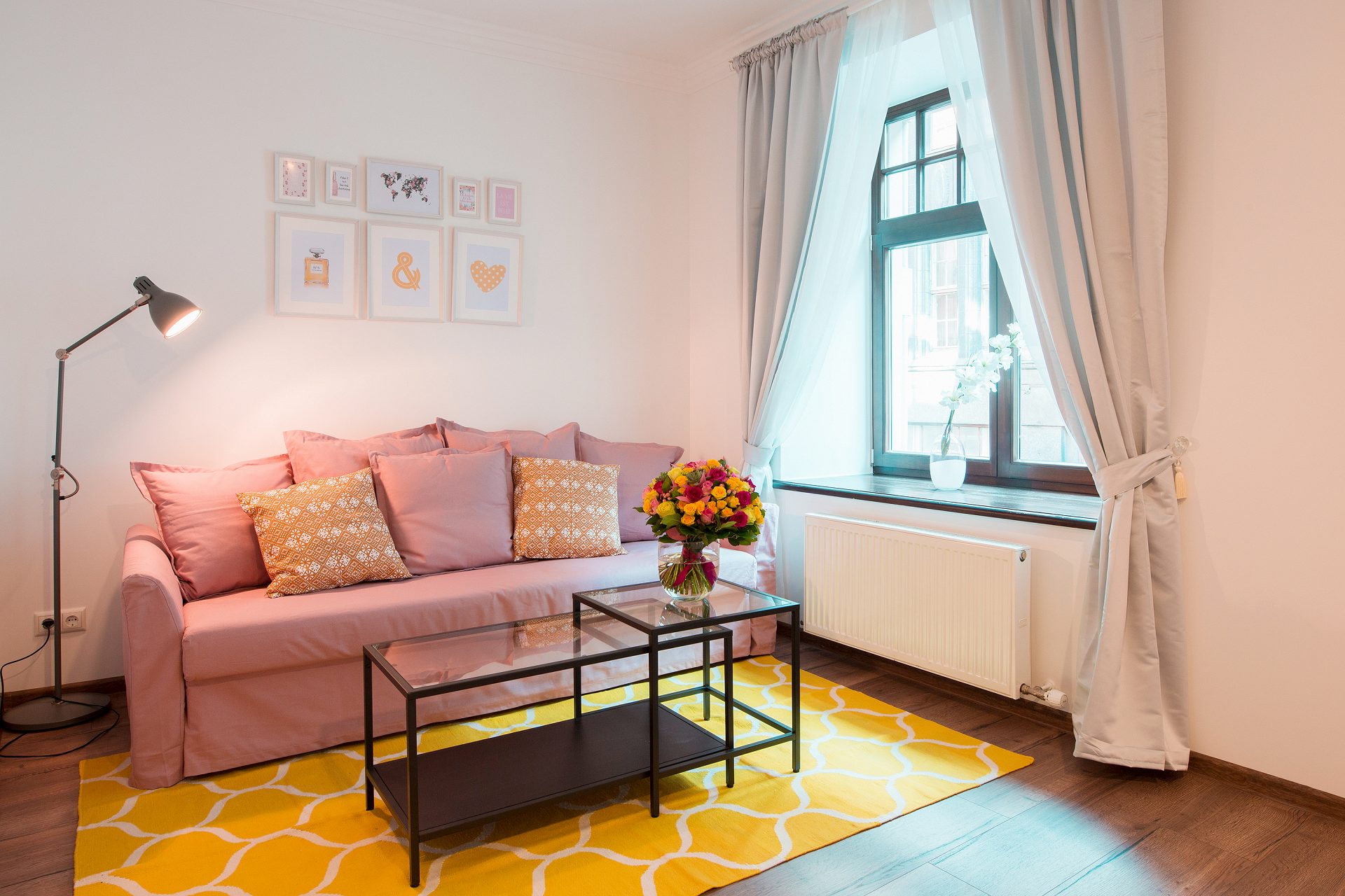 Rosé Design Apartment
